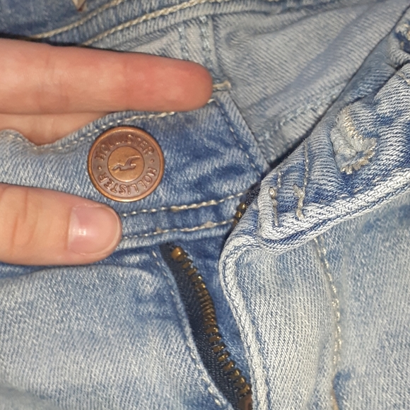 Hollister Short Shorts - Picture 5 of 5